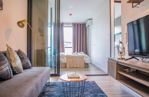 Mueang Samut Prakan District Condo | Apartment 450m from BTS with Sky Pool - bkbloft8