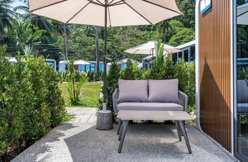 Cherngtalay Cabin | Apple House Phuket – Pool, Terrace Lounge & Steps to Bang Tao Beach, Prime