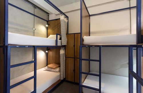 Bang Rak Hostel | Arawana Hoft Hostel