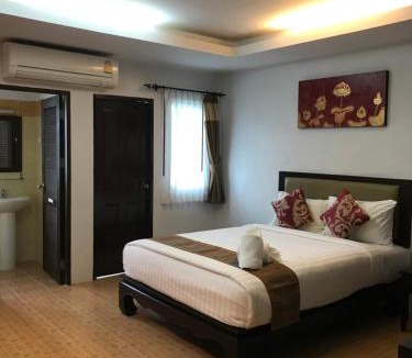 Chaweng City Center Hotel | Arina Boutique Residence