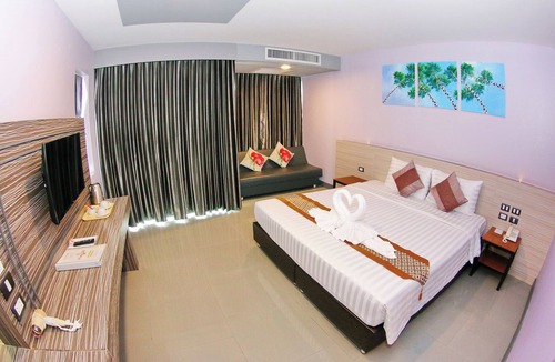 North Pattaya Hotel | Arthitaya Green Nature Hotel & Lakkhana