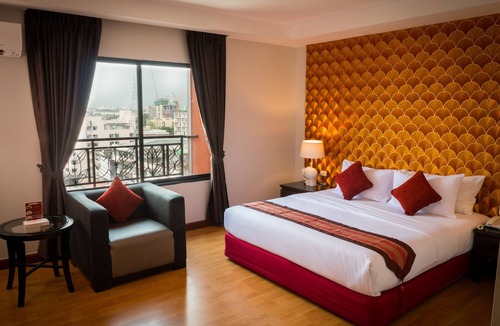 Ratchadaphisek Hotel | Atrium Boutique Hotel