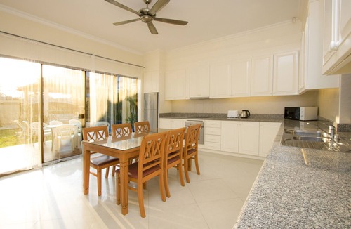 Jomtien Villa | Avoca Pool Villas