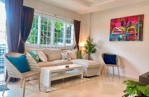 Warin Chamrap House | Baan Hug Ubon - Private Pool House - Warinchamrap