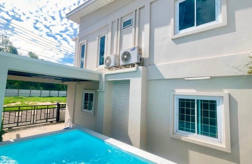 Warin Chamrap House | Baan Hug Ubon - Private Pool House - Warinchamrap