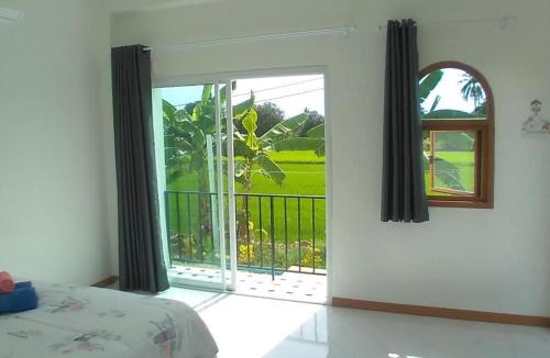 Salaya Villa | Baan Iris Salaya