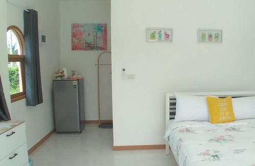 Salaya Villa | Baan Iris Salaya