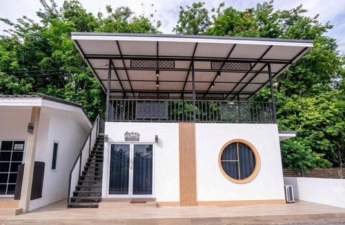Wang Phinphat House | Baan Maew Ma Ruay Cozy Modern House HAPPY STAY