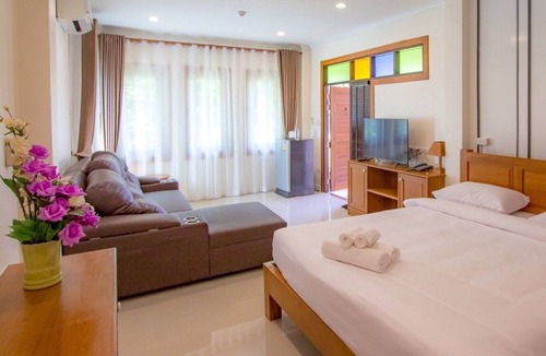 San Phak Wan Hotel | Baan Pondchanok Hotel