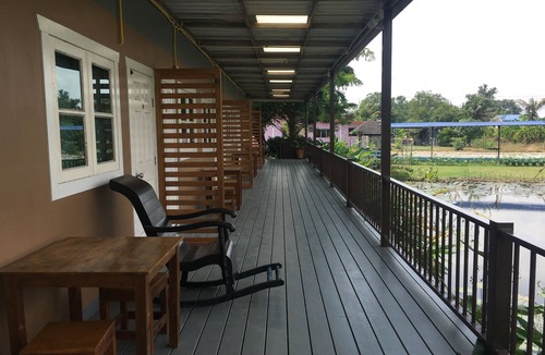 Bang Nam Prieo Hotel | Baan Purita