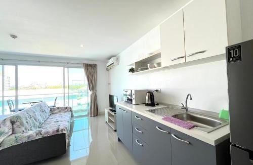 Bang Sare Apartment | Bangsaray Beach B421 บางเสร่ บีช รายเดือน