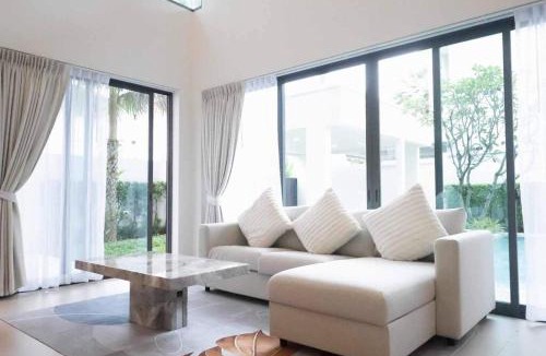 Choeng Thale Villa | Bangtao Modern Luxury 3-Bd Villa near Laguna Park