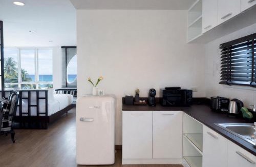 Ban Bang Saen Apartment | Beachfront 70 sqm Sea View Apartment FREE DISNEY PLUS