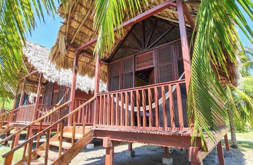 Poneloya House | Beachfront bungalow: sea, garden and mountain views