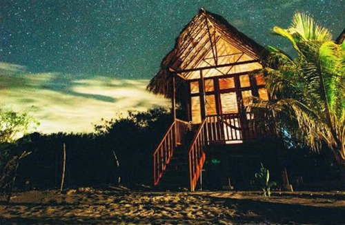 Poneloya House | Beachfront bungalow: sea, garden and mountain views