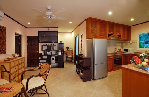 Bang Po Villa | Beachfront Resort: Villa 4-bdr, very spacious, only 20m to the Beach