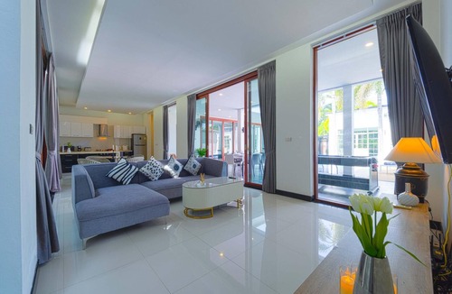 Hua Hin Villa | Beautiful 4-Bedroom Pool Villa BL9