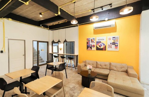 Ratchadaphisek Hostel | Bhome Living at MRT Sutthisan