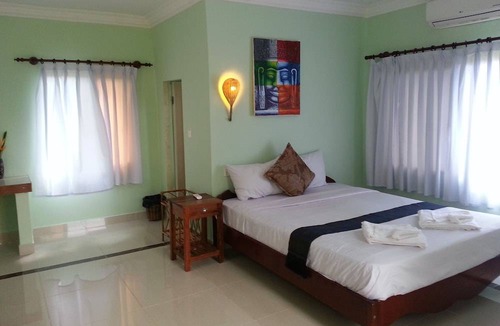 Krong Kaeb Hotel | Bird of Paradise Bungalows