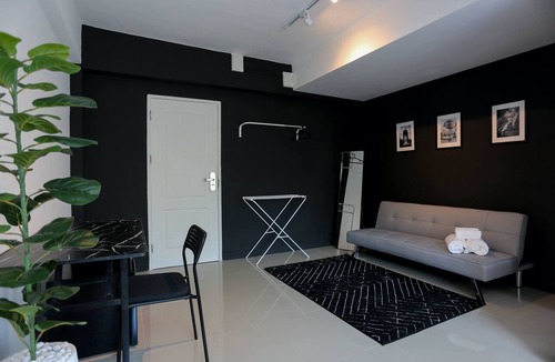 Si Sunthon Bed & Breakfast | Black Turtle