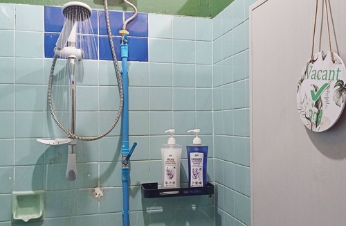 Sathorn Bed & Breakfast | Boho Private Room wtih aircon | heart of city | BTS | stay as a local