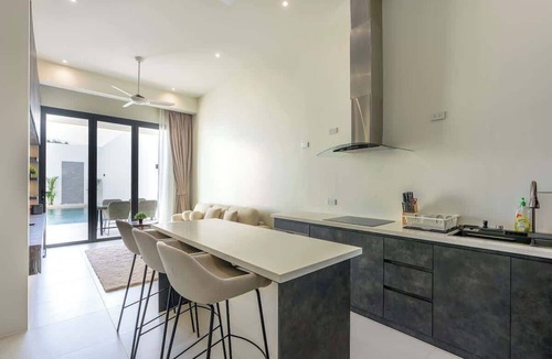 Si Sunthon House | Brand new 3BR Pool Villa with Outdoor Dining