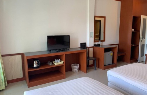 Khaem Son Hotel | Breezehill Khao Kho Hotel