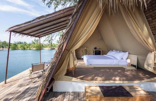Mae Pim Hotel | CAMP CAYLA COASTA