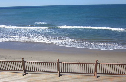 Puerto Sandino House | Casa Madera: expansive views and spacious comfort