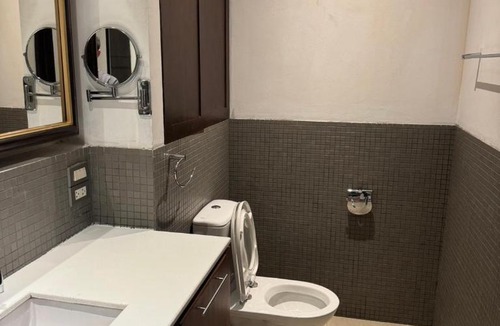 Bang Rak Apartment | Cek Hotel