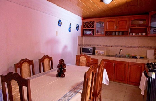 Managua House | Central Home 3BR w/King Bed, AC, Free parking