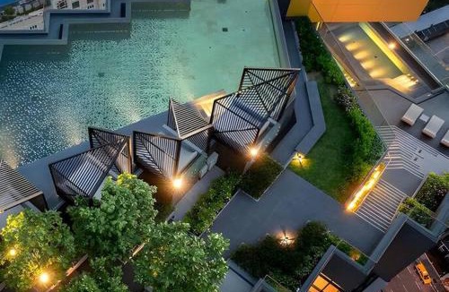 Pattaya Bay Apartment | Central Pattaya Condo With Roof Top Pool