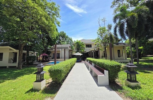 Ban Saiyuan Villa | Chic 4-bedroom villa with WiFi, AC in brilliant Rawai