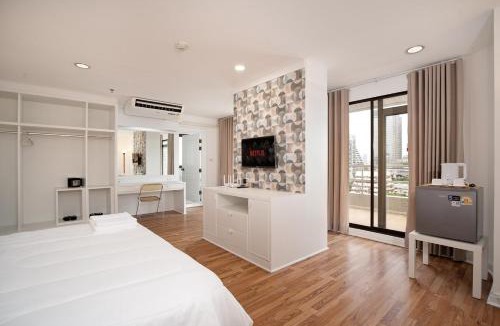 Ploenchit Apartment | Chic King Bed Apt w Bathtub, BTS Central BKK BTB9