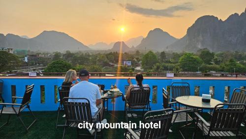 Vang Vieng Hotel | city mountain hotle