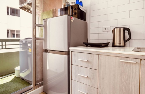 Sukhumvit Condo | Clean 1BR River Front Oasis. 15 min to BTS On Nut Station & Everywhere in BKK!