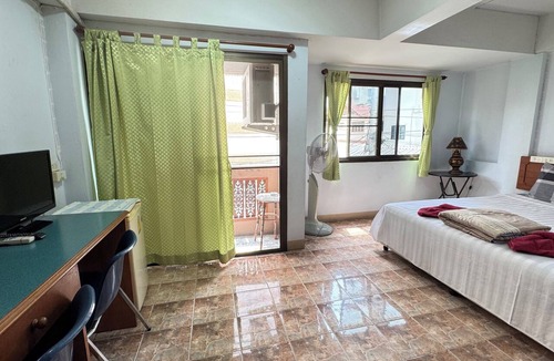 Sri Phum Hotel | Collection O Banwiang Guesthouse
