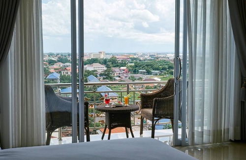 Vientiane Hotel | Continental Plaza Vientiane
