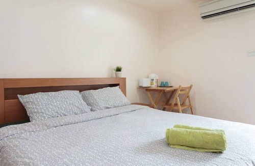 Bang Na Apartment | Convenient 32SQM with WiFi/Netflix near BTS