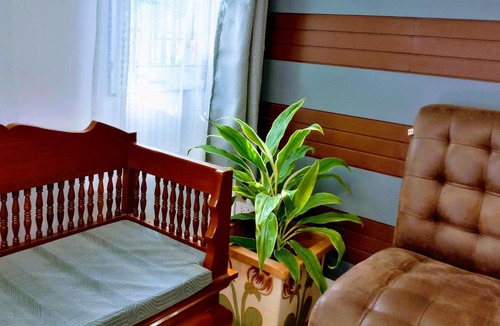 Wua Lai House | Cosy Town Home at the Old City