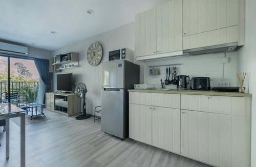 Sa Khu Apartment | Cozy 1-bedroom apartment at Naiyang Beach