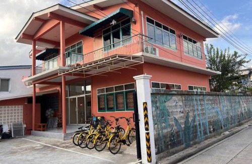 Bangkok Yai House | Cozy Homey House Bangkok near Wat Arun