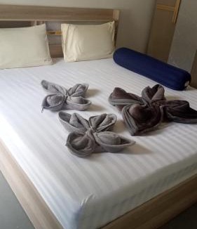 Bai Lan Hotel | Crazy Bananas & Crazy Monkey