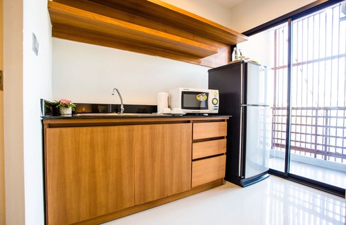 Noen Phra Hotel | Crystal Jade Hotel