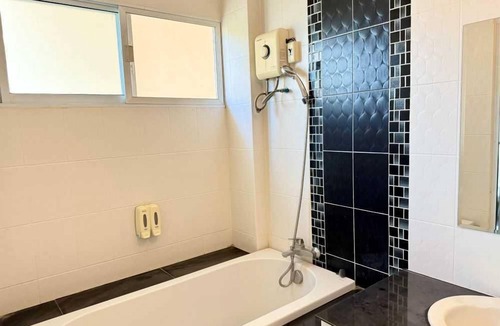 Hai Ya Hotel | Dancenter Bupamontra Chiangmai
