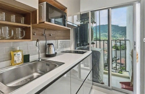 Kathu Apartment | Dcondo Kathu - Top Floor 1 Bdr Condo with shared Pool