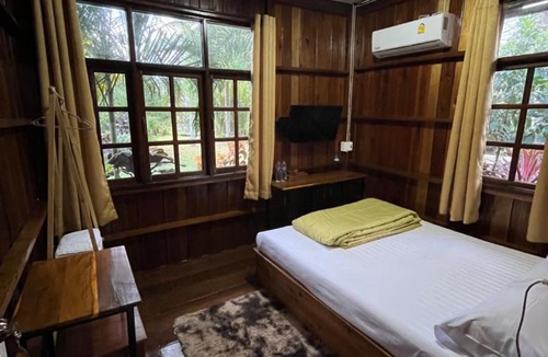 Ban Pa Yang House | Decoco Canal-side Homestay