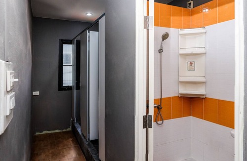 Phra Khanong Nuea Hotel | Delta 9 Hostel