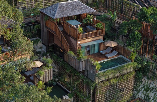 Nanai Road Hotel | Dinso Resort & Villas Phuket, Vignette Collection by IHG