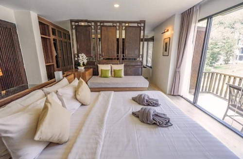 Ko Lanta Hotel | Earth Suite double room with balcony Koh Lanta